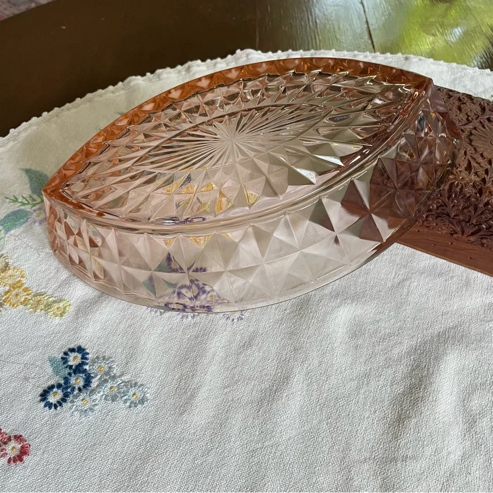 Antique Jeanette Glass Co. Windsor Diamond Pattern Pink Boat Shaped Bowl. 11.75